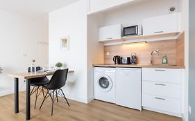 Close To The City Centre - Appartment Confortable